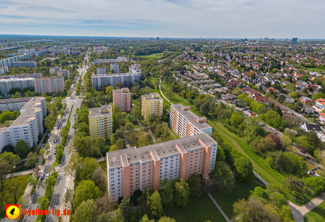 04.05.2023 - Luftbilder vom Marx-Zentrum uns seiner Umgebung in Neuperlach
